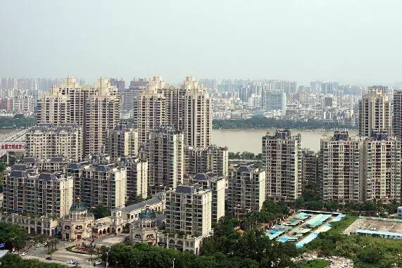 中国百城新的房价环比涨幅回落 近四成城市下跌