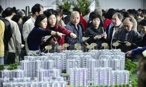 楼市回暖是假象，房价下跌才是大趋势？几月后购房者或迎利好