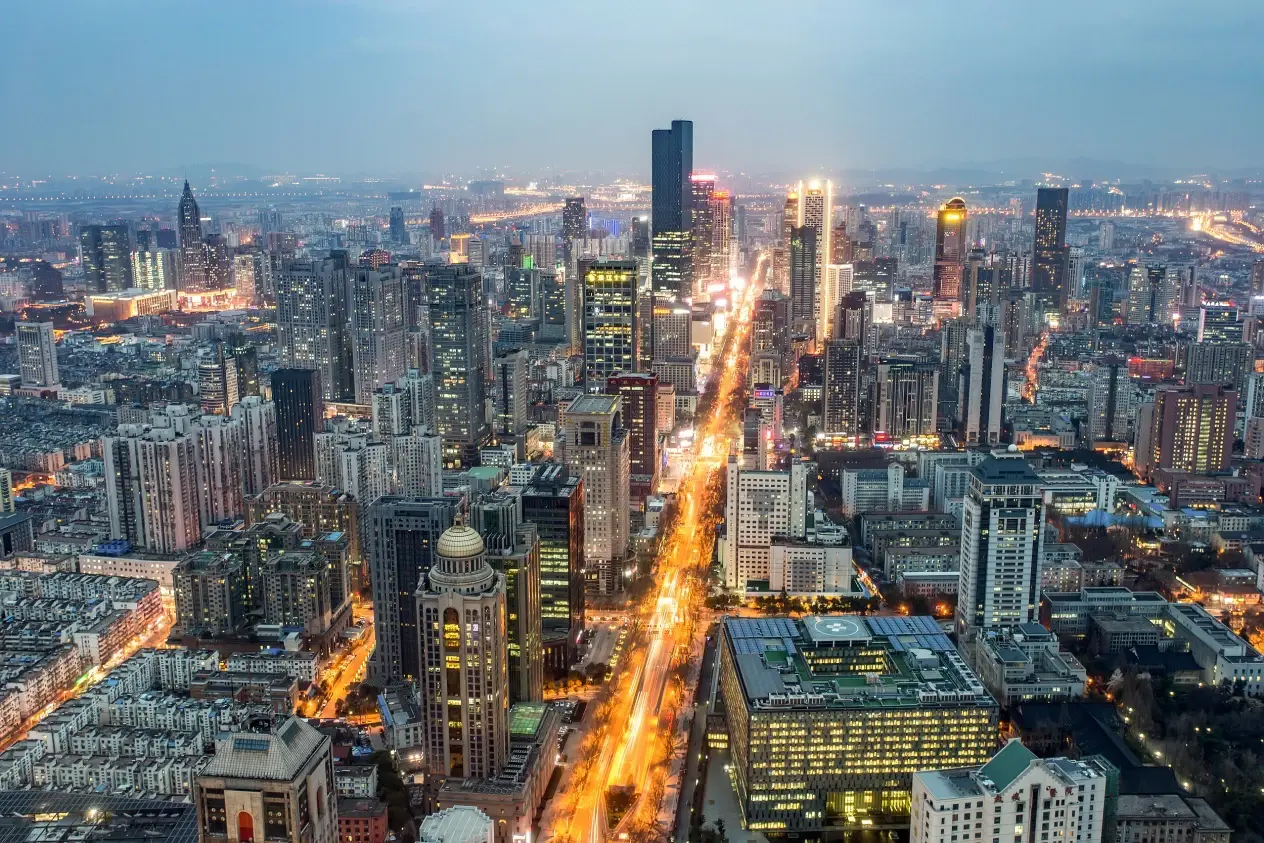 城市向北,远见这座城市的未来 随着高铁的价值爆发,位于南京南站和