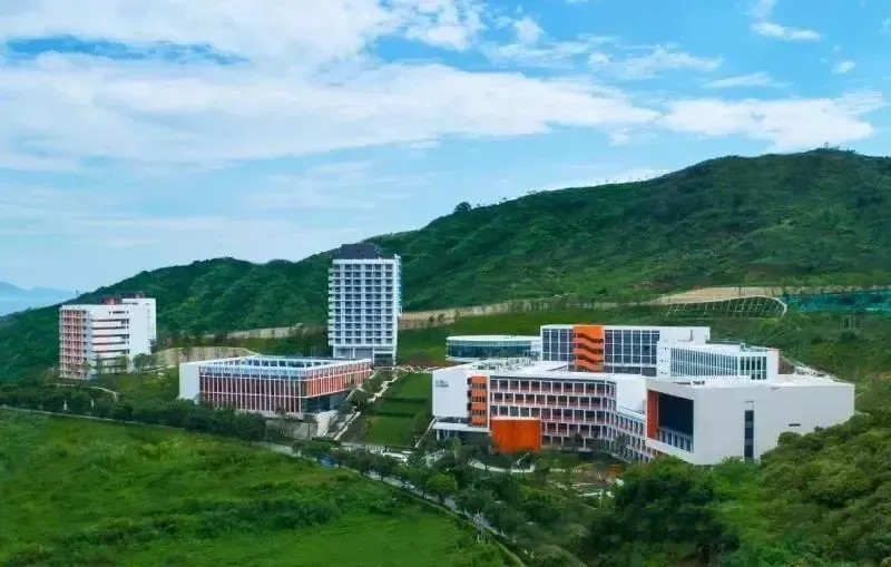 【华润小径湾】美国顶尖名校入驻,这里俨然粤港澳湾区第三处教育-房产资讯-房天下