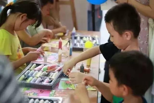 鹏宇城 | 七彩童年 欢乐六一，鹏宇城沙画DIY玩转童趣！