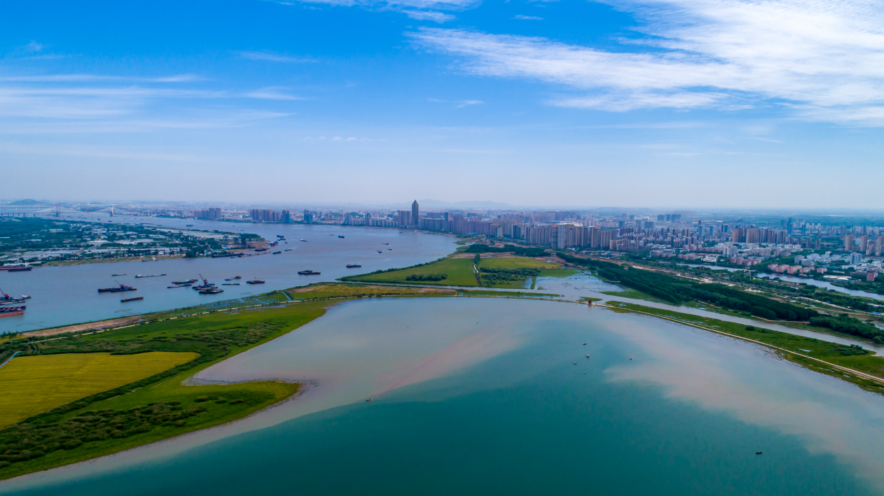 芜湖中心城区将构建"龙湖为心,两江三城"的空间结构,龙窝湖将打造