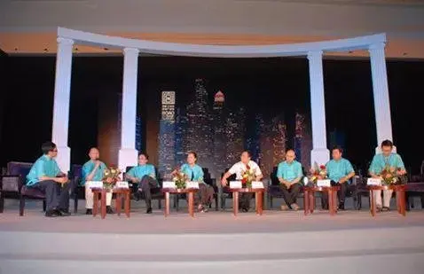 ͼ2009격21ͷز̳9ᣬ̸ֳίͼ