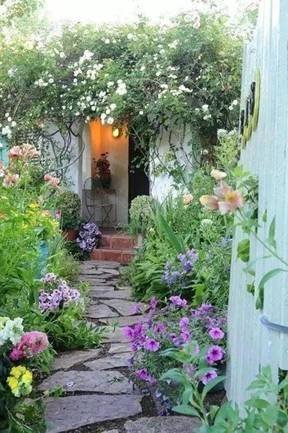 景粼天著：想要一个小院子，花开花落一辈子