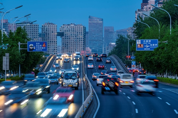 郑州堵车地段越来越多 可以入手的交通好盘推荐