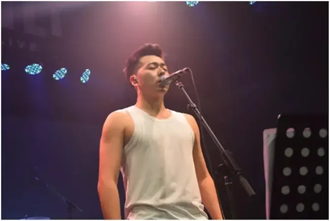 马良不仅是一名创作型歌手,还是一名实力出众的音乐人.