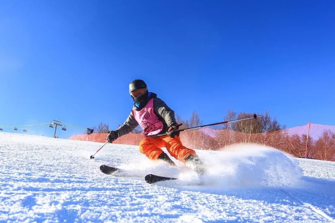 专业雪道,体验速度激情