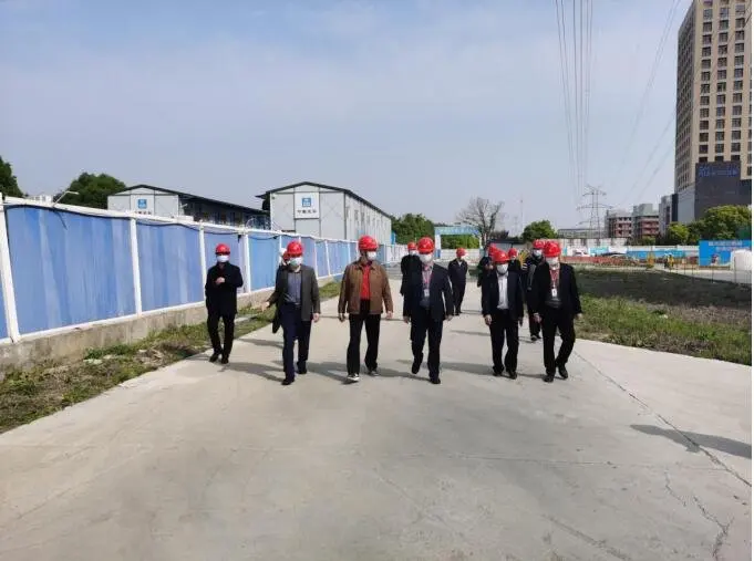 武汉市东西湖区住房和城乡建设局党委书记、局长 陶连生调研中建壹品澜荟项目复工复产工作