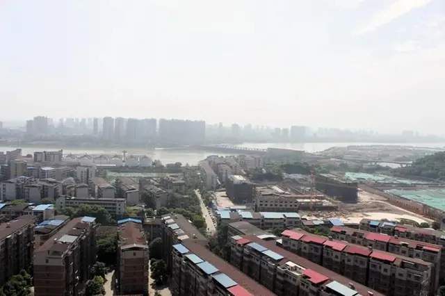【海湘速度 实力见证】海湘华府5#栋喜封金顶 感恩回馈