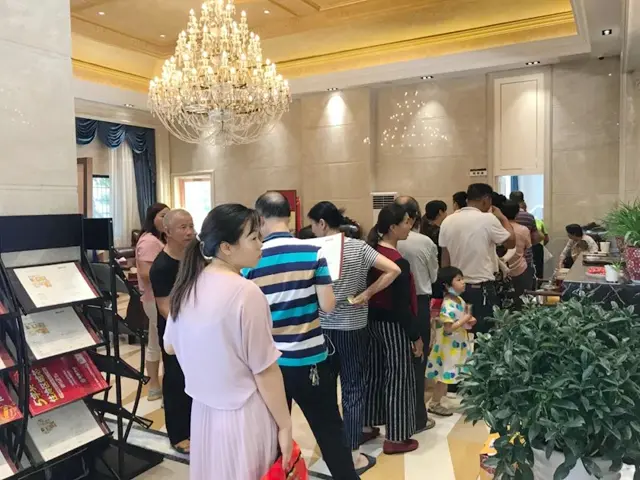 【海湘速度 实力见证】海湘华府5#栋喜封金顶 感恩回馈
