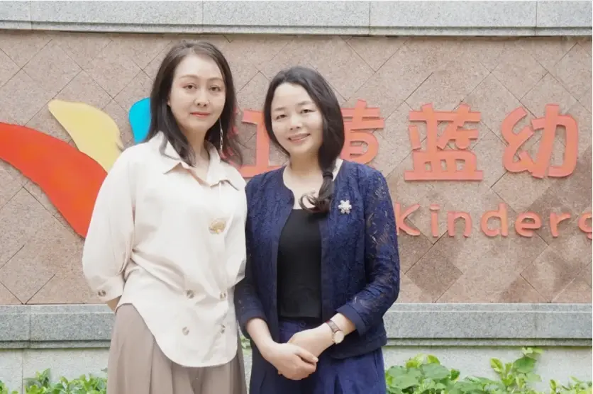 在捐赠仪式上,湖南红黄蓝教育机构负责人李迎春女士代表湖南红黄蓝