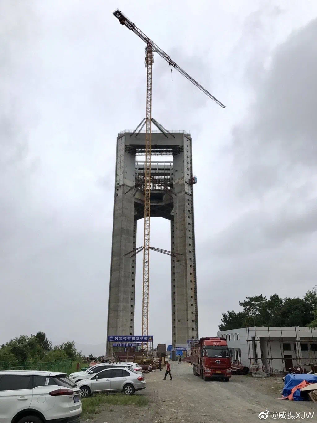 梧州新地标西江明珠塔即将安装钻石球体结构,助力河东发展