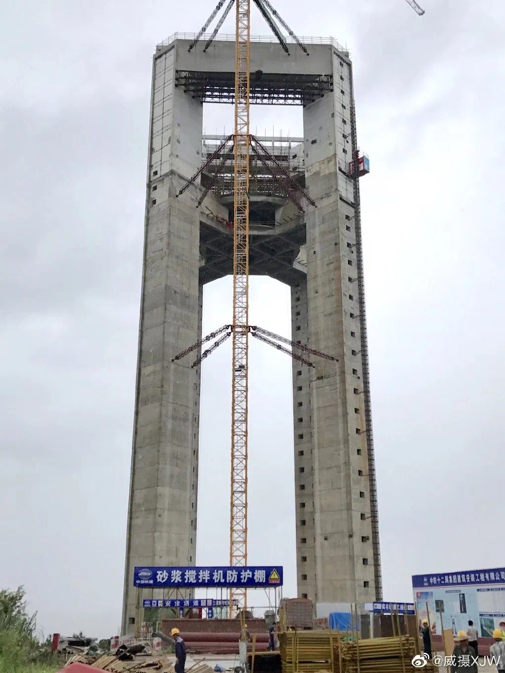 梧州新地标西江明珠塔即将安装钻石球体结构,助力河东发展
