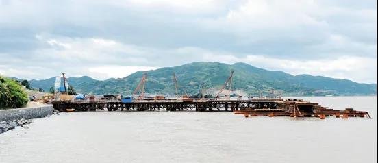 总投资3.82亿元杨岐16号泊位5万吨码头，顺利推进。