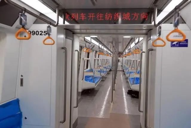 1、“橙”风破浪！西安-临潼地铁9号线进入调试阶段