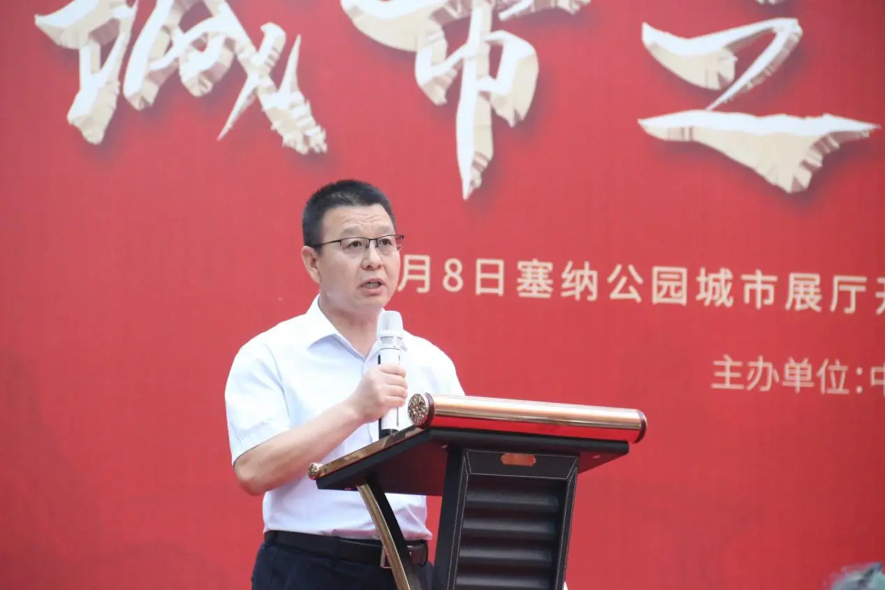 活动伊始,中天健广场总经理吴兆春和中天健广场商业管理公司总经理