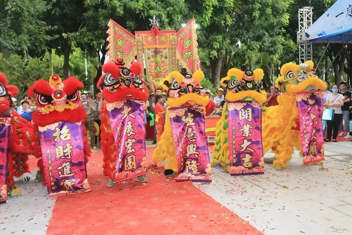 一庭满芳为君开！荣基满芳庭营销中心璀璨盛启