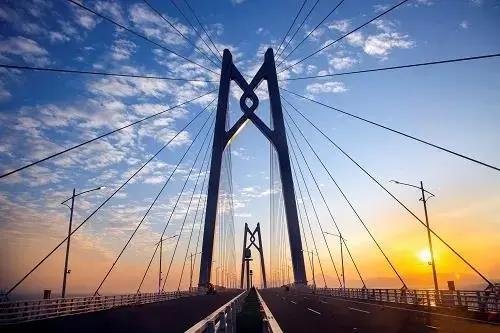 港珠澳大桥荣获2020年国际桥梁大会超级工程奖