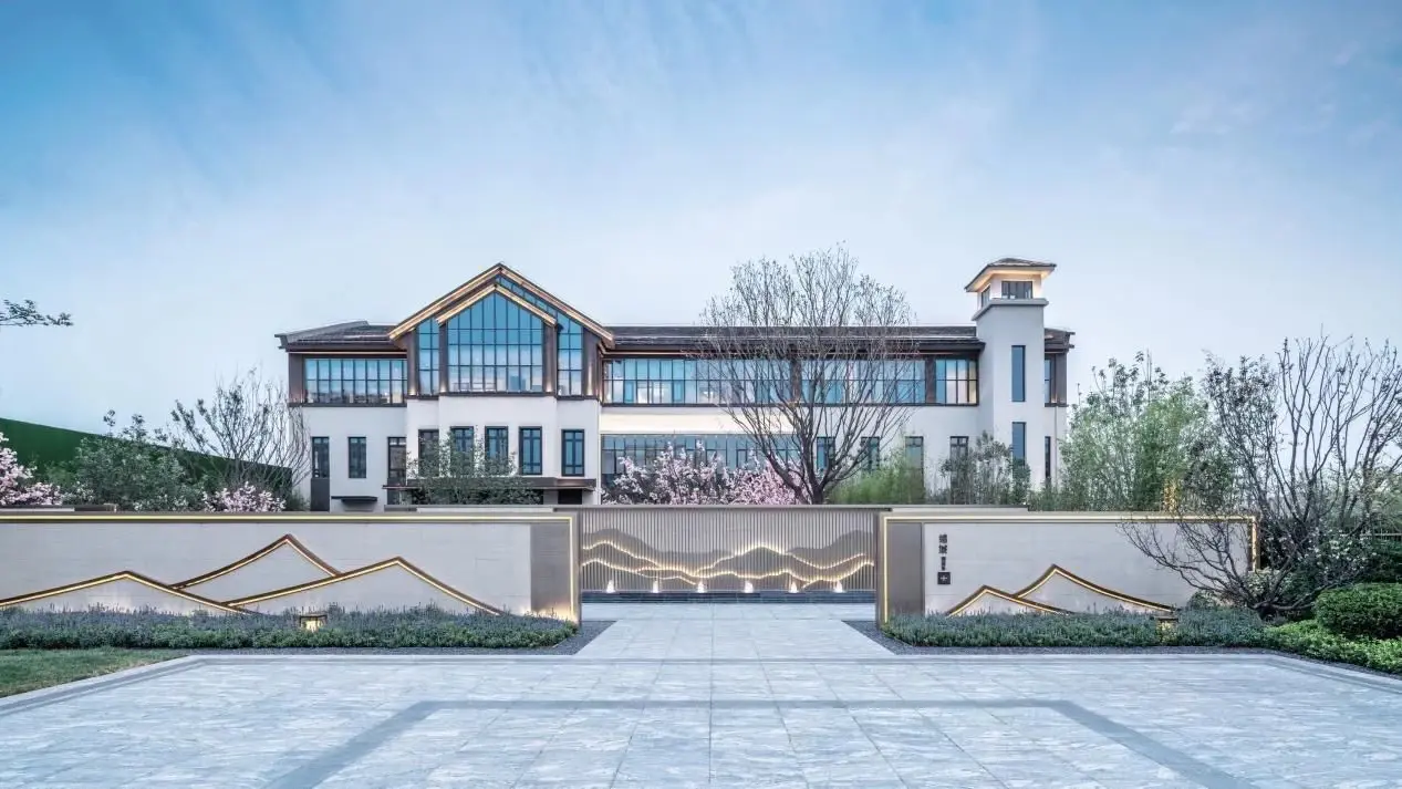 济南雅居乐·锦城：湖山开卷，品小城人文气韵