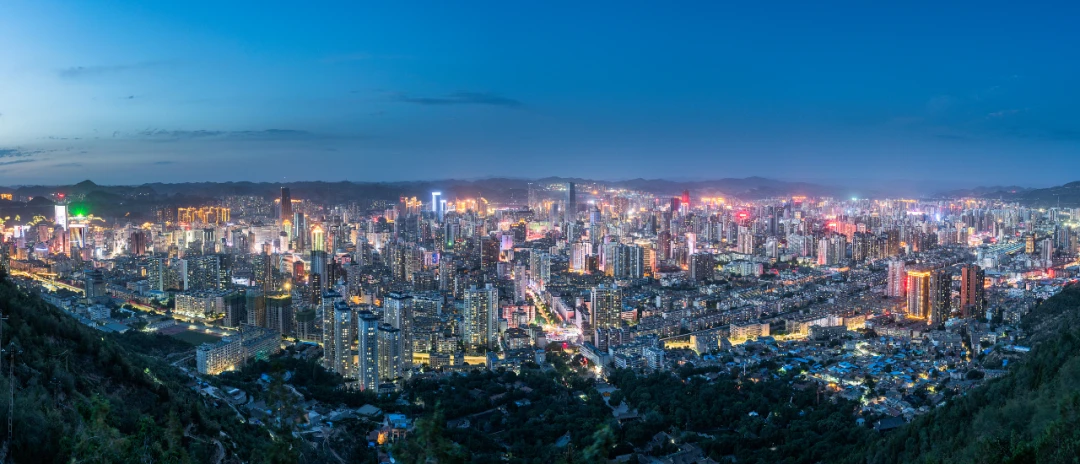 兰州城市夜景城市的发展和住宅产品的升级是一对相辅相成的共生体