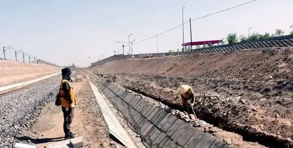 格库铁路新疆段干线光缆贯通“双保险”，区域交通网完善，坐享交通发展红利！
