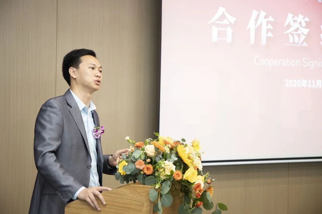 中鼎·瓏璟携手龙湖智慧服务 挚献中国府院新标杆