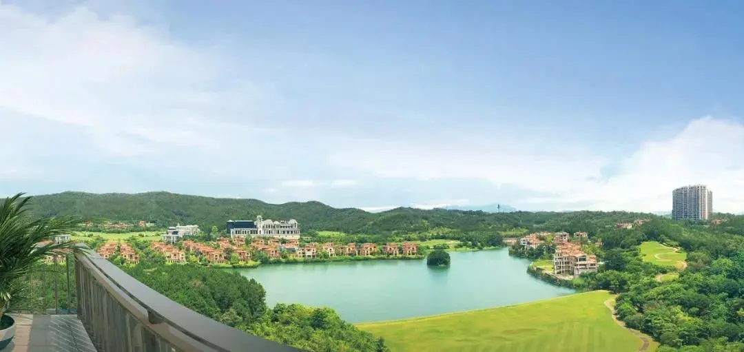 *山语湖实景 山语湖高尔夫俱乐部为目前佛山仅有的8家高尔夫球会之一