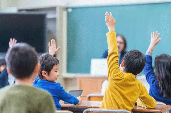 云麓上城，晟世所向，城市新人居！