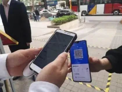 疫情之下 可爱的你丨路劲物业保安大叔获人民网、新华网点赞