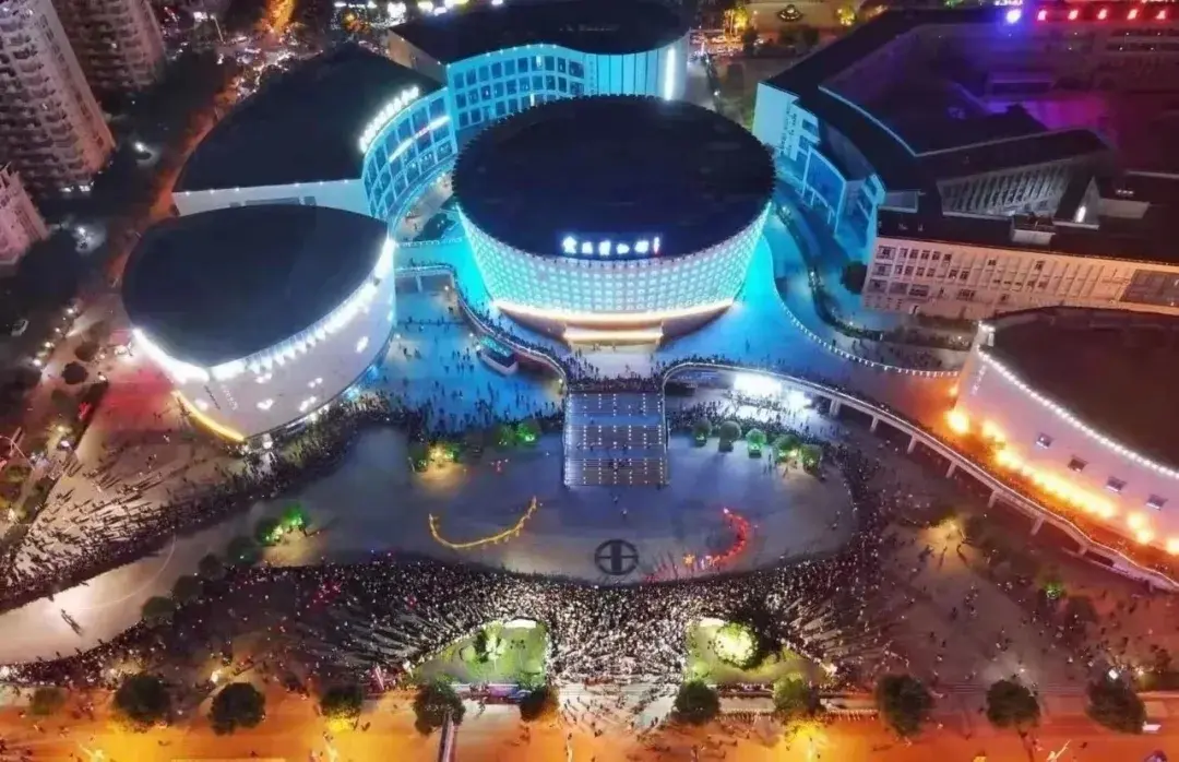 霞浦年旅游人次高达520万人次(2019年数据,旅游年收入50亿元(2019年