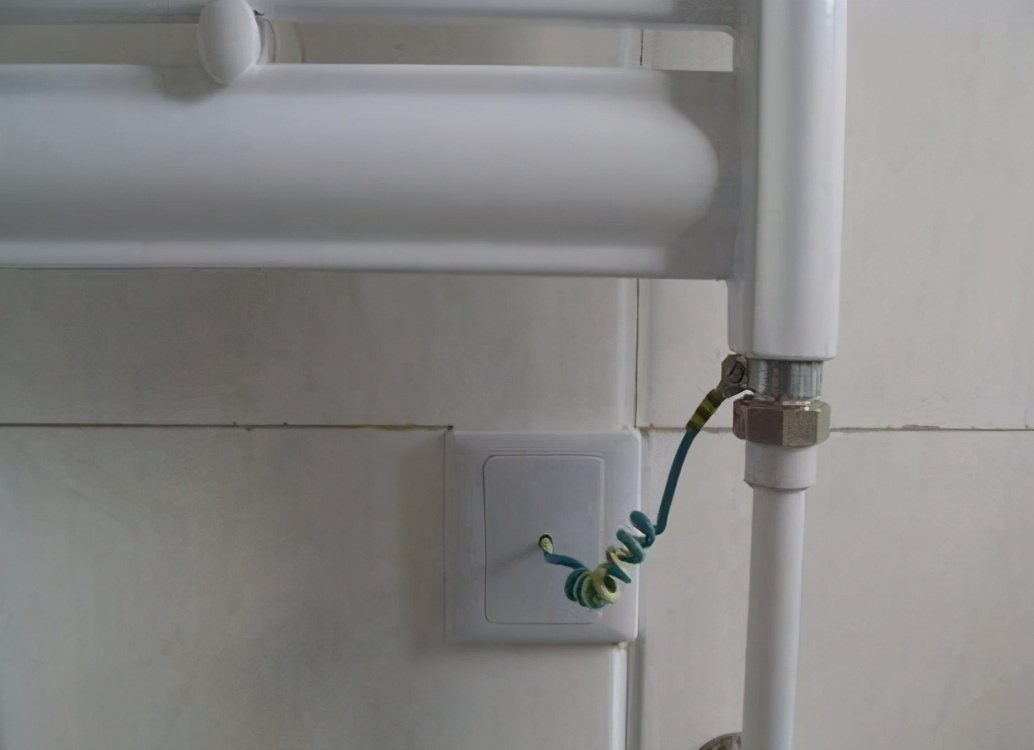 卫生间里的局部等电位,在连接设备时是需要与卫生间里插座电线进行
