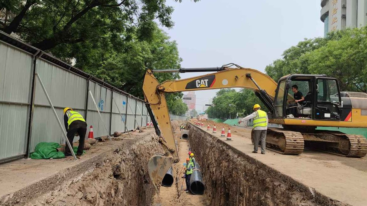 古槐路雨污分流管道安装3600米 预计6月底完成管道施工