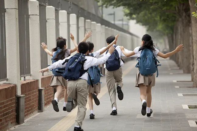 一间学府铺，撬动大财富丨奥园·学府里全临街学府铺来袭，开启你的“靠铺”人生！