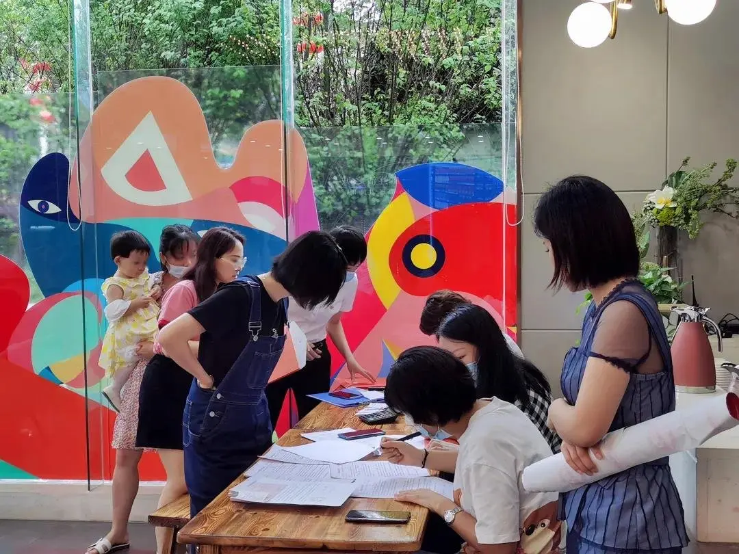 红盘今日被挤爆……