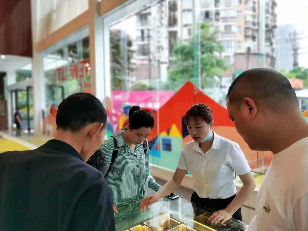 红盘今日被挤爆……