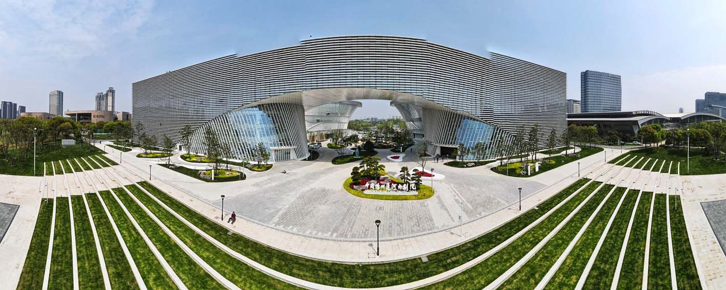 中国扬州运河大剧院于7月18日正式投入使用