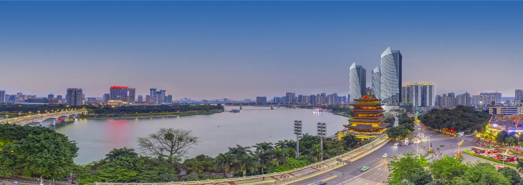 首开告捷！实拍水街华府现场火热场面！