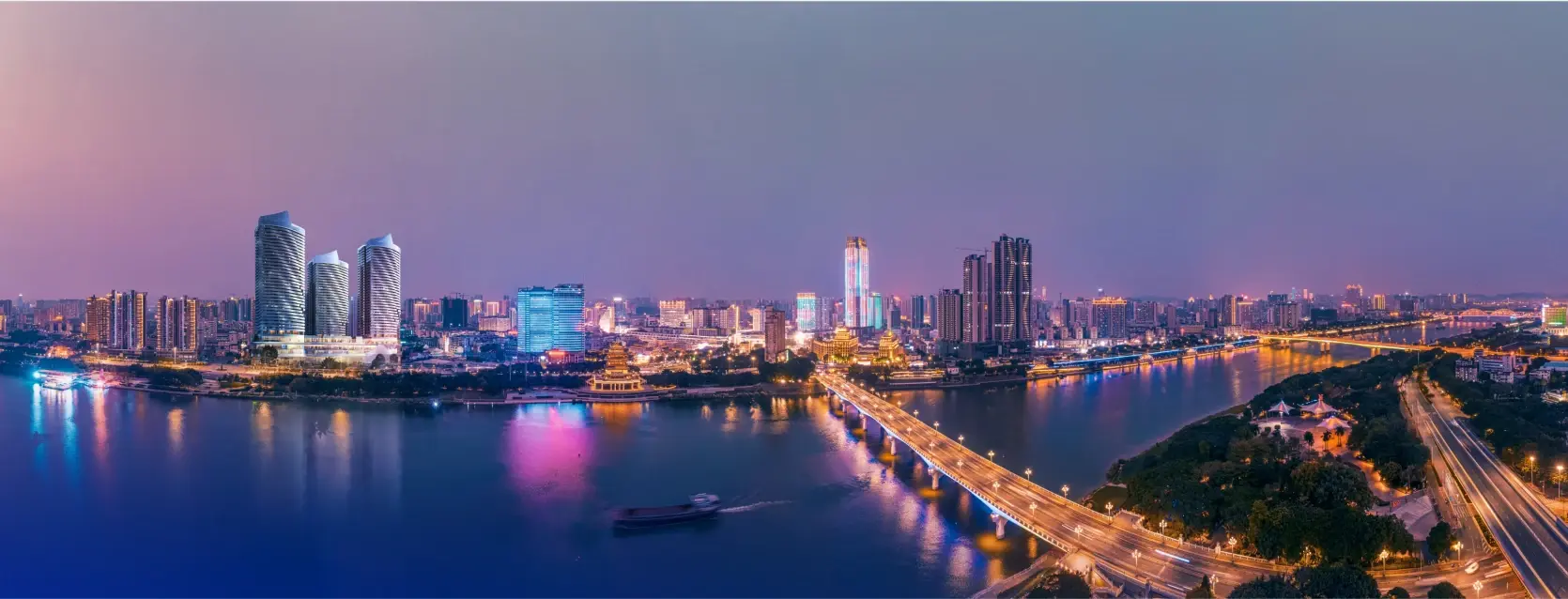 首开告捷！实拍水街华府现场火热场面！