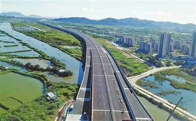 鹤港高速一期全线通车