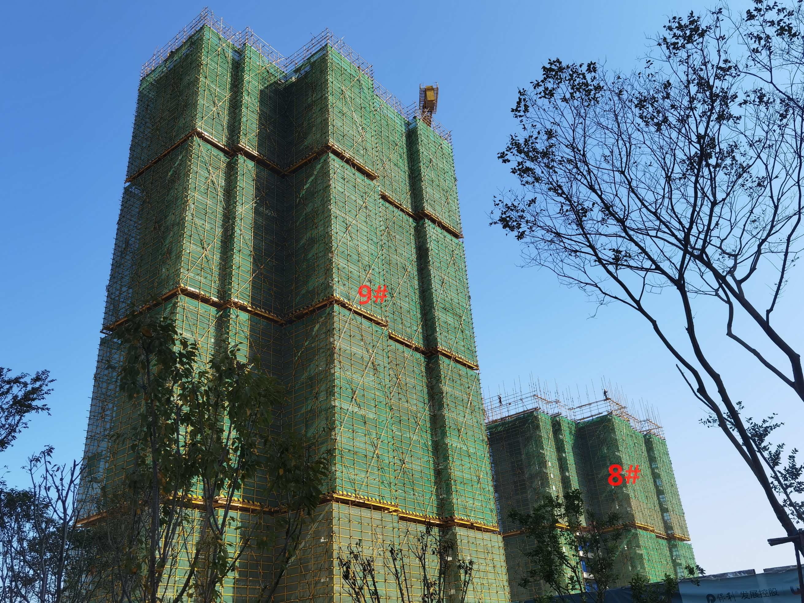 保利香颂11月进度：8#楼已建至7层左右，9#楼已封顶！