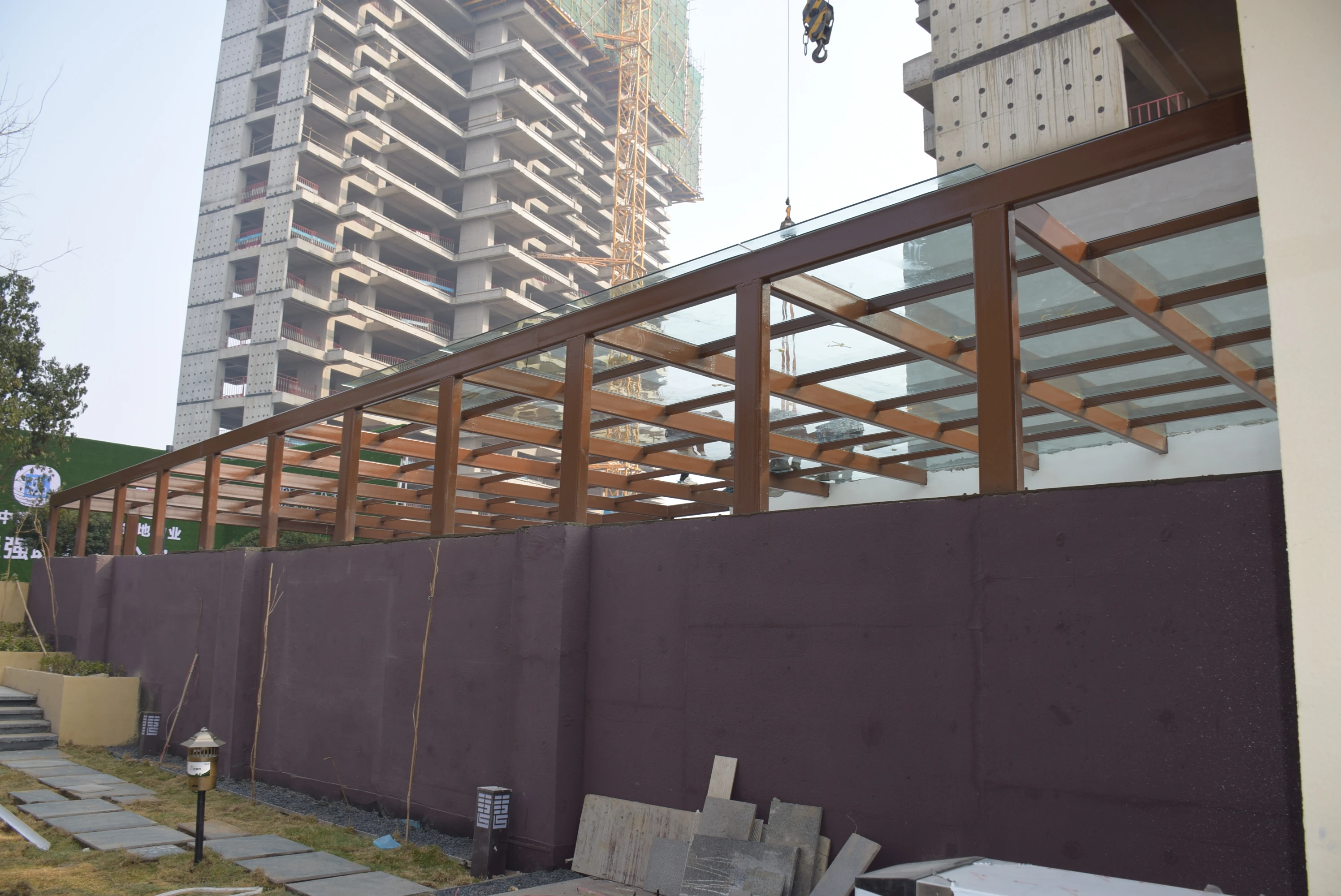 益宏·澴公元1月工程进度：1#、2#已封顶，3#楼主体结构搭建中，园林示范区即将开放