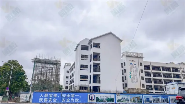 东湖小学改扩建项目二期做好了吗？进度如何？