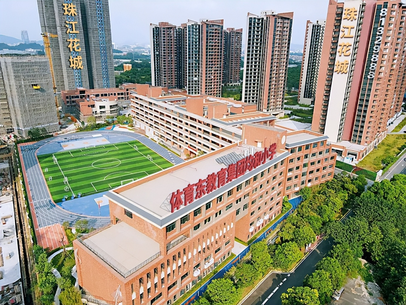 珠江花城88㎡3+1房推新，首期45万起买了不起的天河大城