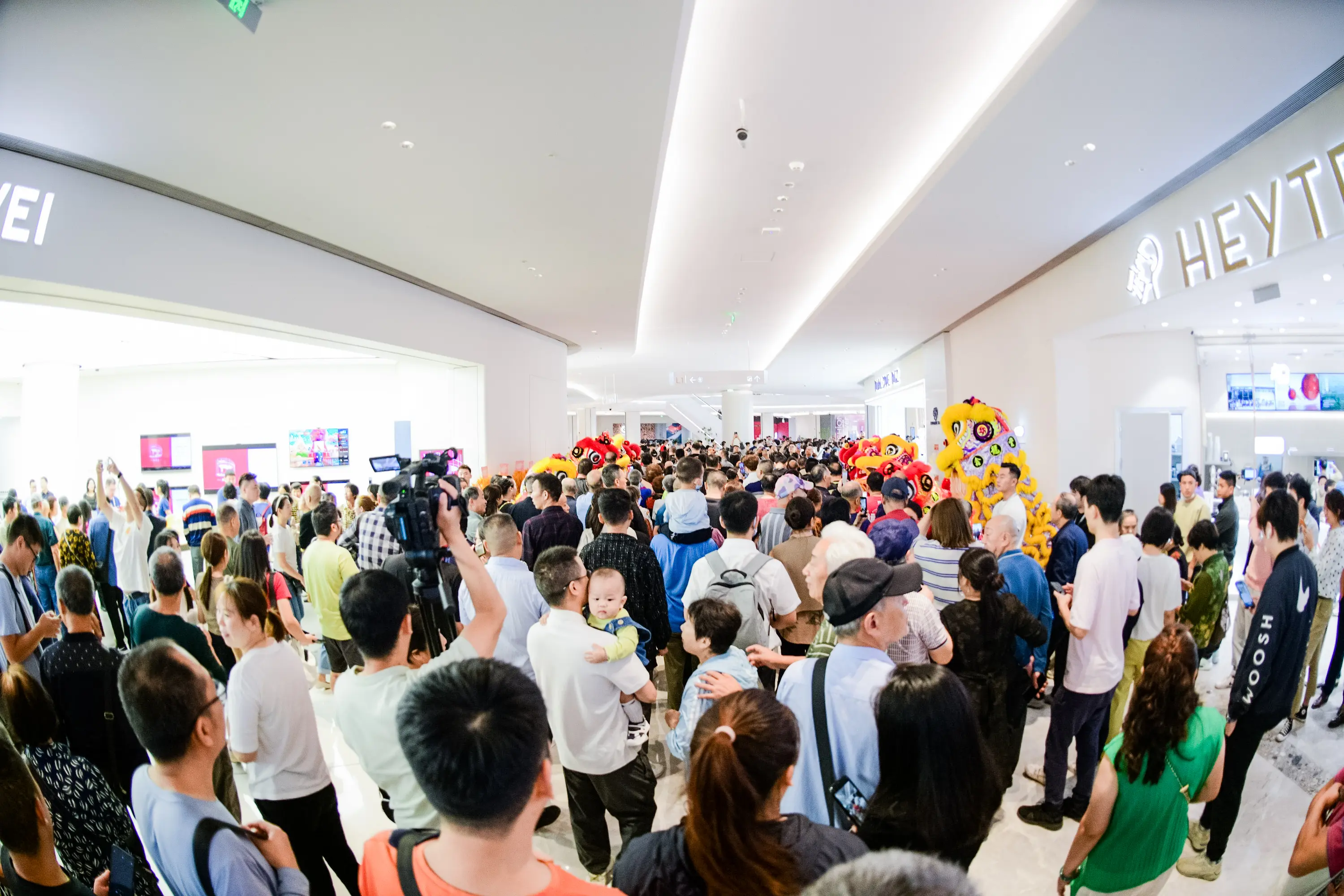 重庆印象城携200＋品牌精彩启幕！陆海国际中心首个业态亮相！