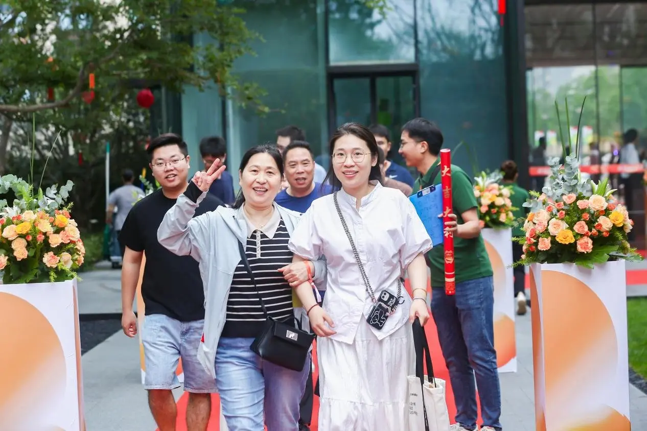超越期许的兑现！金桥西棠交付盛启，为郑州品质交付再立新标杆