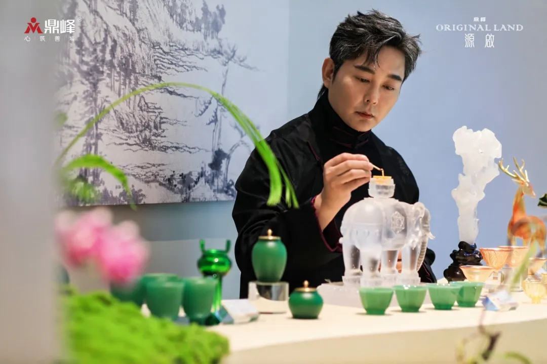 座无虚席！鼎峰源啟营销中心啟幕暨梁明毓琉璃艺术雅集