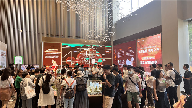 广州国庆黄金周各大楼盘挤满人，到访翻倍成交爆表，多盘节后欲涨价