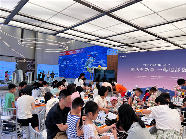 广州国庆黄金周各大楼盘挤满人，到访翻倍成交爆表，多盘节后欲涨价
