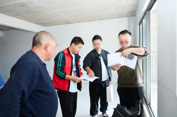 保利·明玥半山丨家境已呈，提前交付，美好归家！