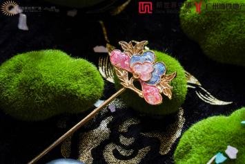 耀世绽放！蒂芙尼古董珍藏展璀璨揭幕，耀胜新世界汇聚人气热爱